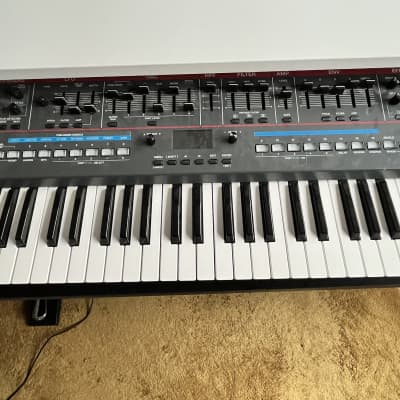 Roland Juno-X 61-Key Programmable Polyphonic Synthesizer 2022 - Present - Black