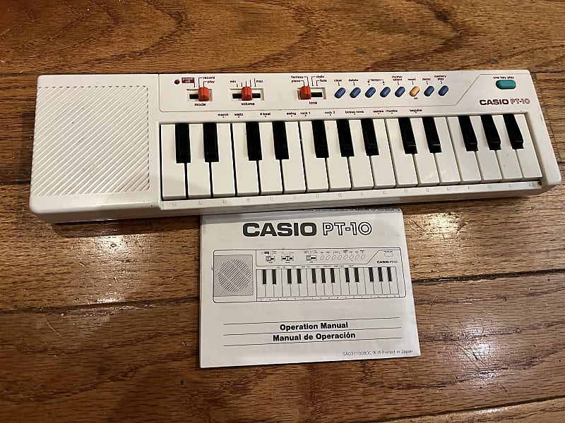 Casio PT-10☆ミニシンセサイザー☆ホワイト&レッド2点セット☆ Casio PT-10☆ミニシンセサイザー☆ホワイト&レッド2点セット