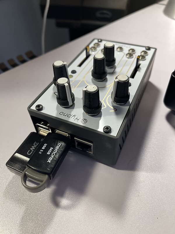 Sleepy Circuits Hypno Video Synthesizer w/ Pi4 + extras