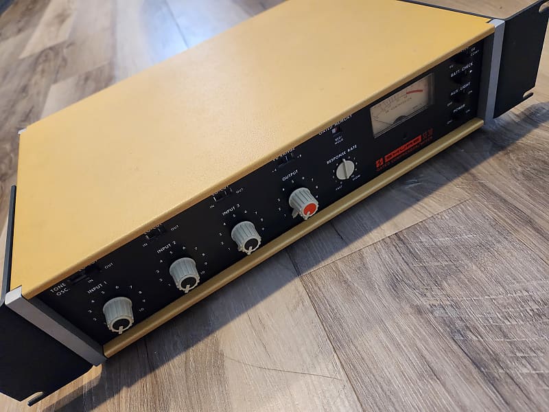 Shure SE30 Gated Compressor Mixer Limiter with Rackmount Kit Reverb