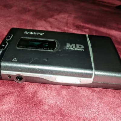 VINTAGE Sony MZ-E40 Mini disc Walkman Player W/ Case 1997 Black/Grey image 7