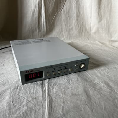 Akai professional SG01v ビンテージシンセサイザー音源 Akai SG01v Vintage Sound Module Preset Sounds - YouTube