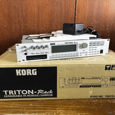 Korg Triton Rack Synthesizer/Sampler Workstation Ver 1.5.1 w/ box