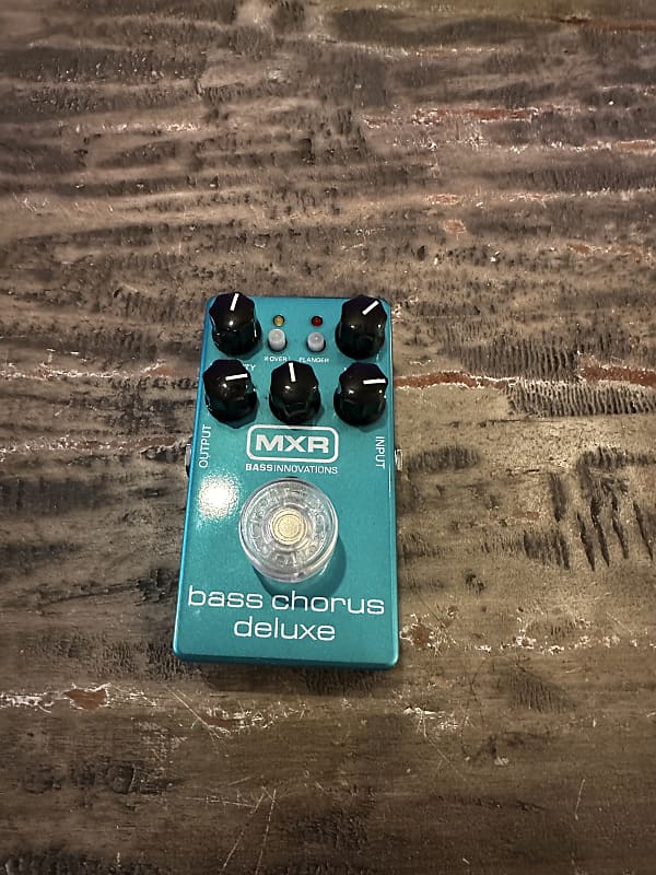 MXR M83 Bass Chorus Deluxe