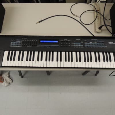 Roland JV-90 Expandable 76 Key Synthesizer in Very Good Condition 