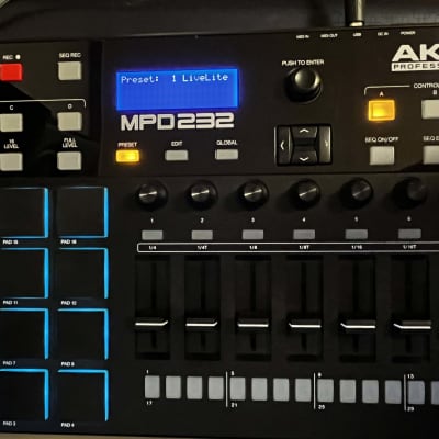 Akai MPD232 | Reverb