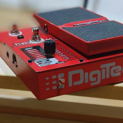 Digitech Whammy 4 - True Bypass & Momentary switch Mod - red