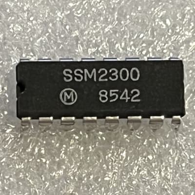 SSM 2300 Multiplexer IC for Ensoniq ESQ-1 (both), ESQ-M, SQ-80, Mirage (all), E-Mu Emulator III, Emax (both)