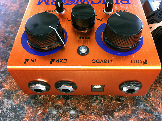 Way Huge Ringworm Ring Modulator WHE606 w/ power supply Way Huge Ringworm Ring Modulator WHE606 w/ power supply