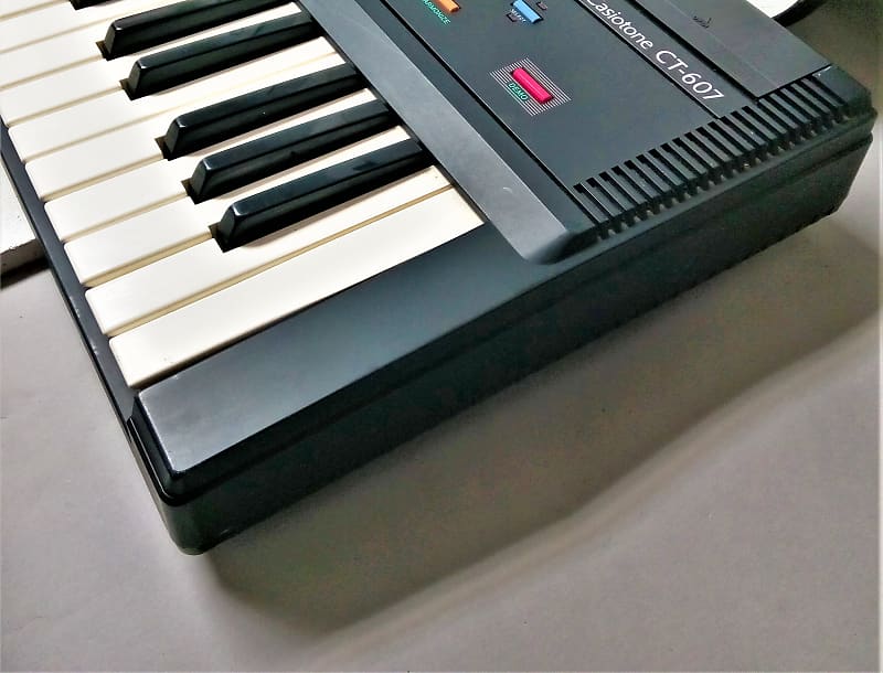 Casio Casiotone CT-607 Portable Digital Keyboard Synthesizer