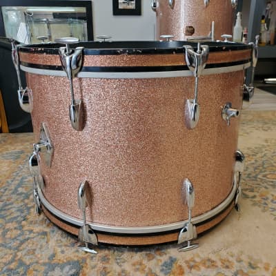 Gretsch Round Badge 'Name Band' Kit in Champagne Sparkle 22-16-13" image 3