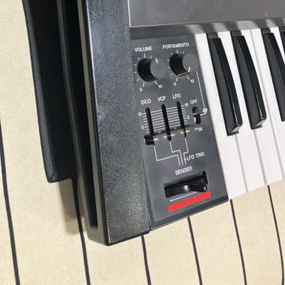 Roland Juno-106 61-Key Programmable Polyphonic Synthesizer 1984 - 1985 - Black image 2