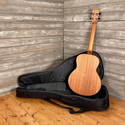 Traveler Redlands Concert Spruce Top Acoustic Electric Bass Guitar image 8