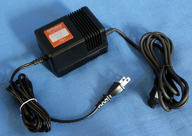 Roland 100 / 110 volt AC Power adaptor for Roland R-8 drum machine (suit  USA or Japan)