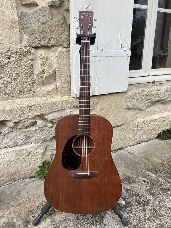 MARTIN GUITARS DREADNOUGHT JUNIOR ELECTRO GAUCHER