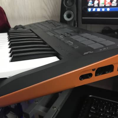 Korg Taktile 25 MIDI Controller | Reverb