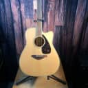Yamaha FGX800C Acoustic Guitar with Onboard Electronics Natural
