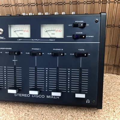 Realistic - Stereo Disco Mixer - 32-1100A - Phono +