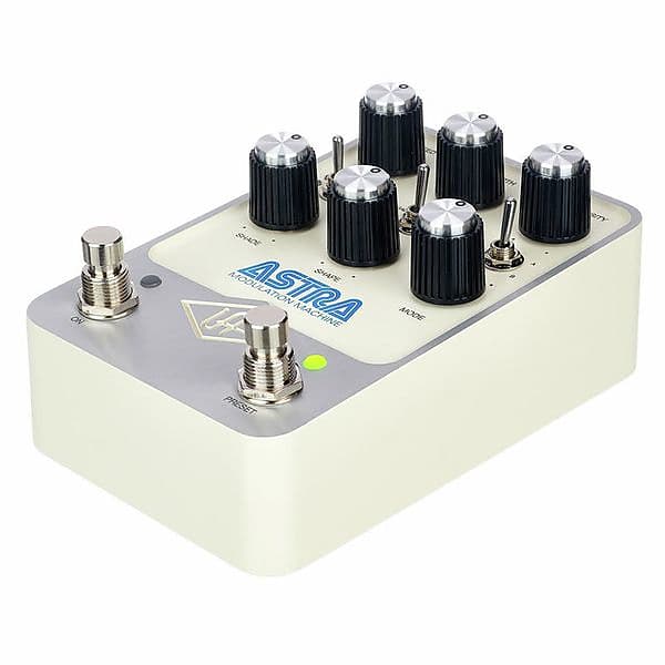 Universal Audio Astra Modulation Machine UAFX Guitar Effects