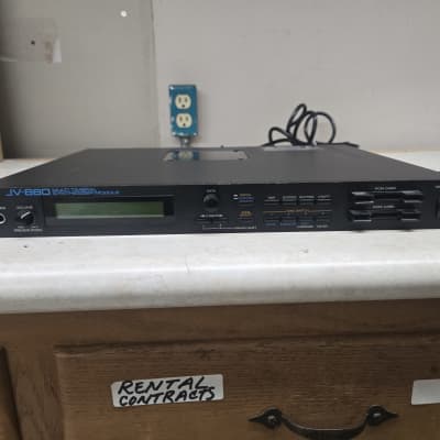 Roland JV-880 Multi Timbral Synthesizer Module 1992 - 1996 - Black