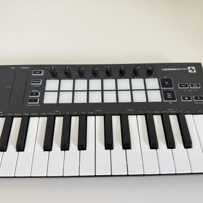 Novation Launchkey Mini MKIII MIDI Keyboard Controller 2019 - Present - Black
