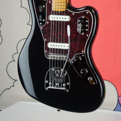 Fender VINTERA® II '70S JAGUAR® Electric Guitar, Deluxe gig bag image 4