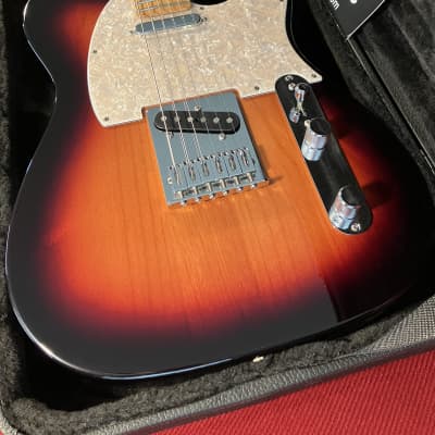 Classic Fender Player Series Telecaster Sunburst with Maple Fretboard Excellent Like New Condition image 5
