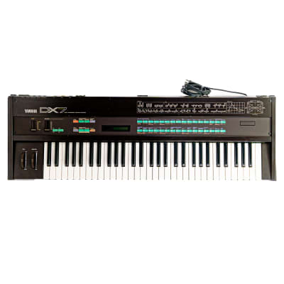 Yamaha DX7 Keyboard – Crystal Bells, Punchy Basses, and Vintage FM Synth Greatness w/ Tour Case