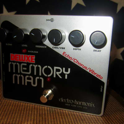 Electro Harmonix Deluxe Memory Man Black and Red for sale
