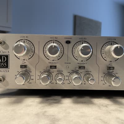 Avalon AD2055 Dual Mono Parametric EQ | Reverb Canada