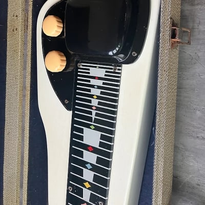 Mason lap steel 1953 white with Gibson Moderne headstock style shape 1953 - White image 13