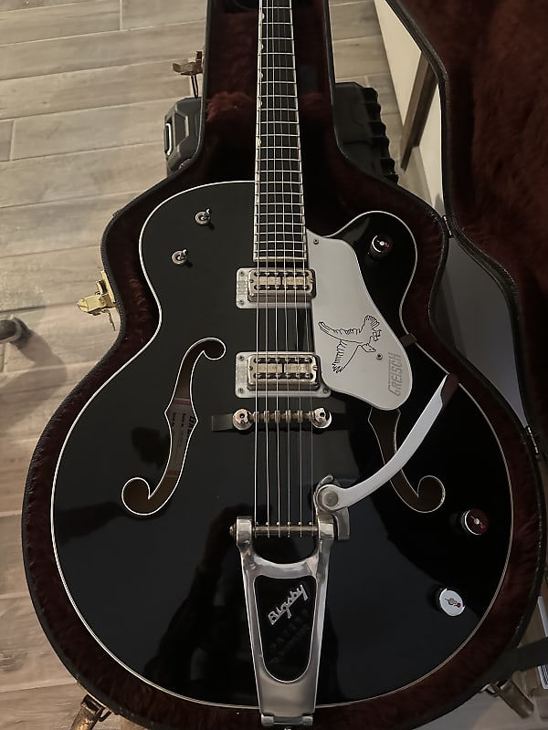Gretsch G6136TSL Silver Falcon with Bigsby 2004 - 2016 Gretsch G6136TSL Silver Falcon with Bigsby 2004 - 2016