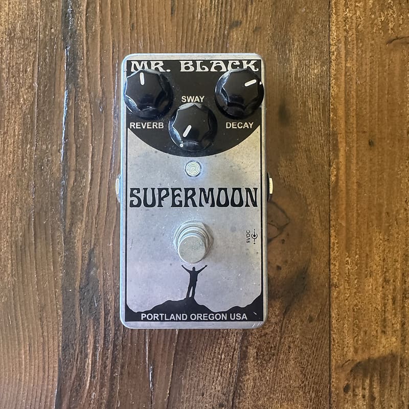 Mr. Black Supermoon Chrome