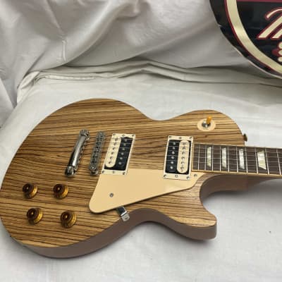 Gibson 2007 GotW Guitar Of The Week #19 Les Paul Classic Guitar Zebrawood with Case - Classic Antique image 3