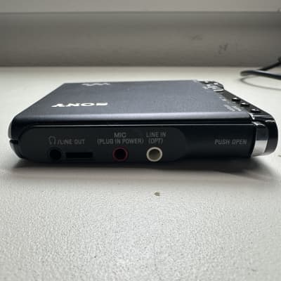 Sony MZ-M200 HI-MD Minidisc Recorder + 2 batteries + 1 HI-MD Disc + Accessories image 6