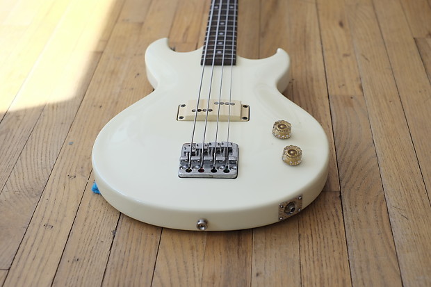 Aria Pro II CSB-450 Medium Scale Bass 1982 White Set Neck 32