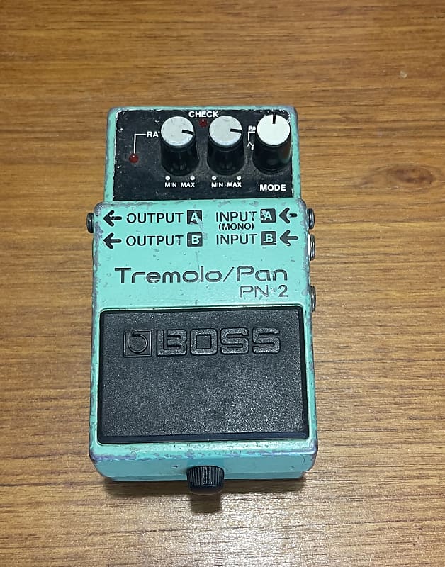 Boss PN-2 Tremolo/Pan