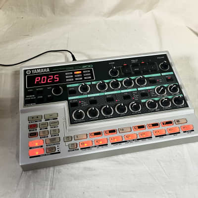 Yamaha DX200 Desktop Control FM Synthsizer DX7 PLG150-DX New internal battery
