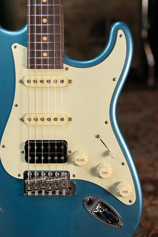 ギター Suhr Classic Pro SSH Lake Placid Blue Suhr Classic Pro SSH Lake Placid Blue Suhr Classic Pro SSH Lake