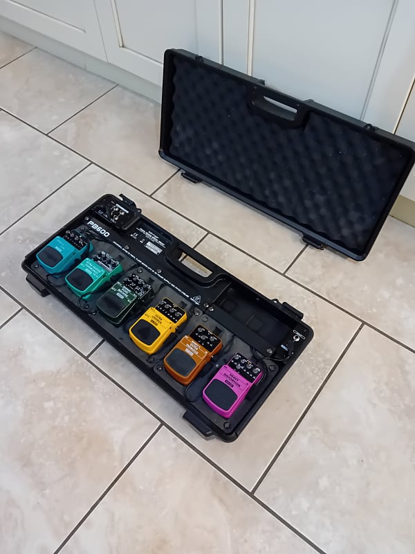 Behringer PB600 Pedalboard with Power Supply | Reverb UK