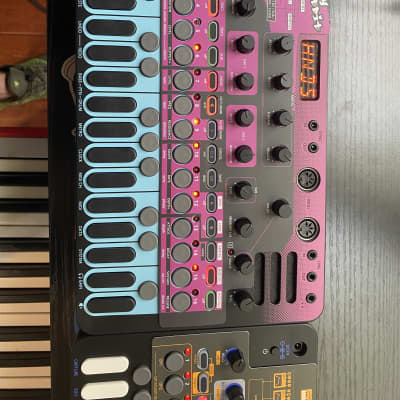 Sonicware Bass n beats - Liven XFm synth lot 2022 - Multicolored image 10