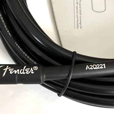 Fender Professional 18.6 ft Right/Angle Guitar Instrument Cable 1/4" image 5