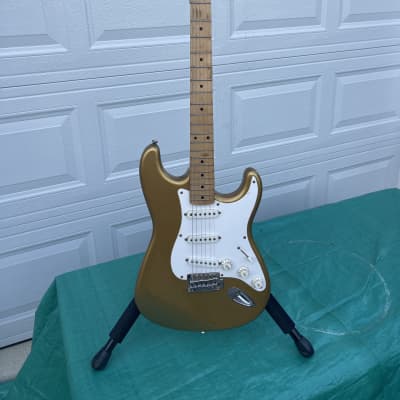Fender Squier Affinity  Stratocaster  2001 Shoreline Gold image 1