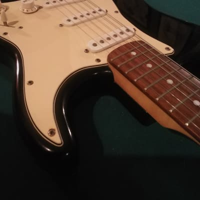 Vintage SE Squire Strat by Fender  1989- mid 1990's image 8