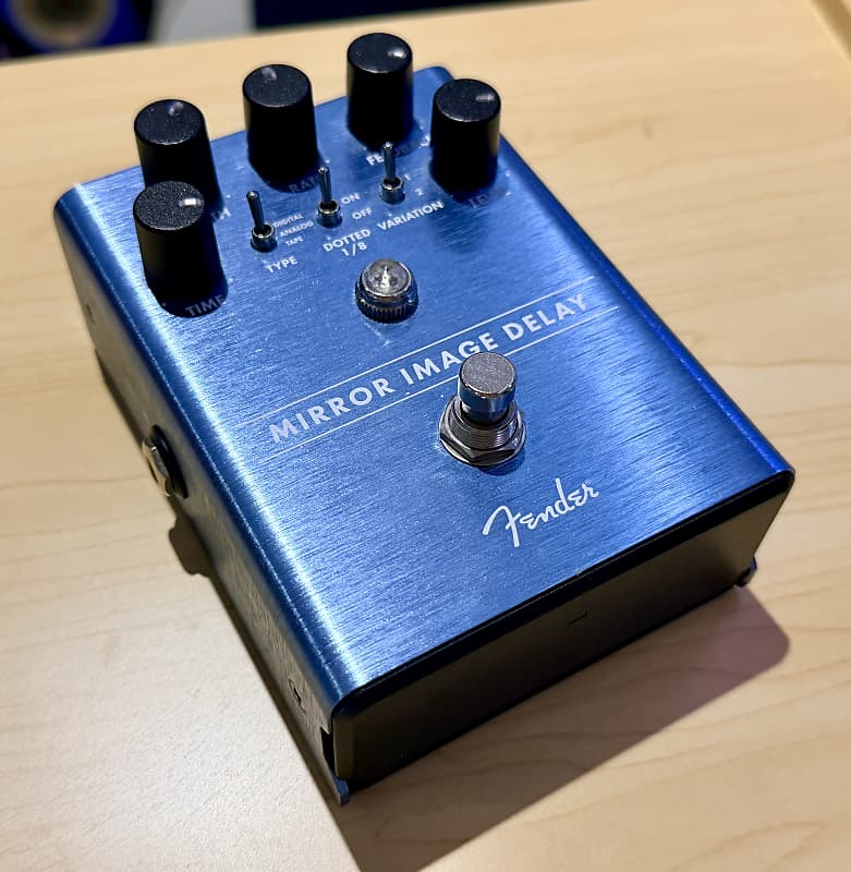 Fender Mirror Image Delay