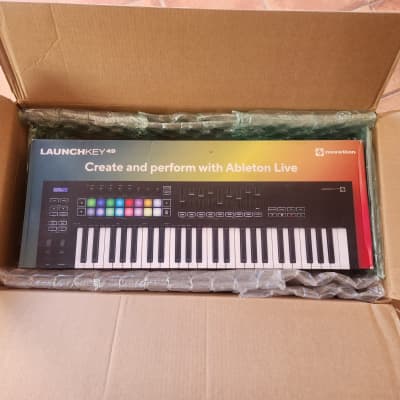Novation Launchkey 49 MKIII midi, usb Keyboard Controller like new in the box
