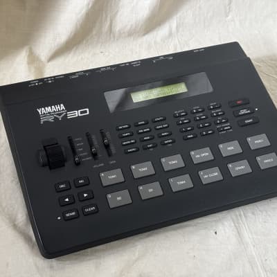 Yamaha RY30 RHYTHM PROGRAMMER Drum Machine w/ power supply New Internal Battery!