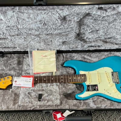 Fender American Professional II Lefty Stratocaster Rosewood Board Miami Blue image 3