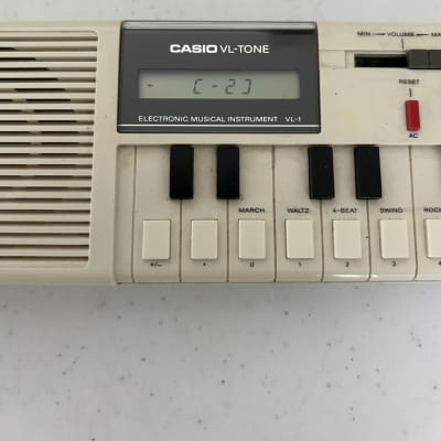 Casio VL-1 VL-Tone 29-Key Synthesizer Keyboard 1979 - 1984 - White image 3