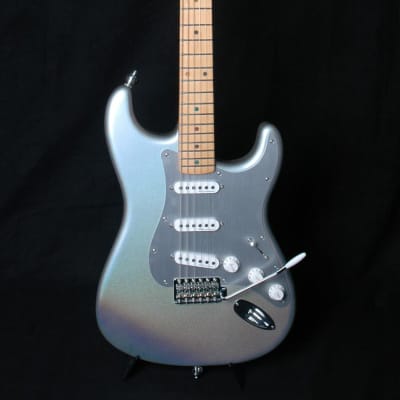 Fender H.E.R Stratocaster MN Chrome Glow image 3